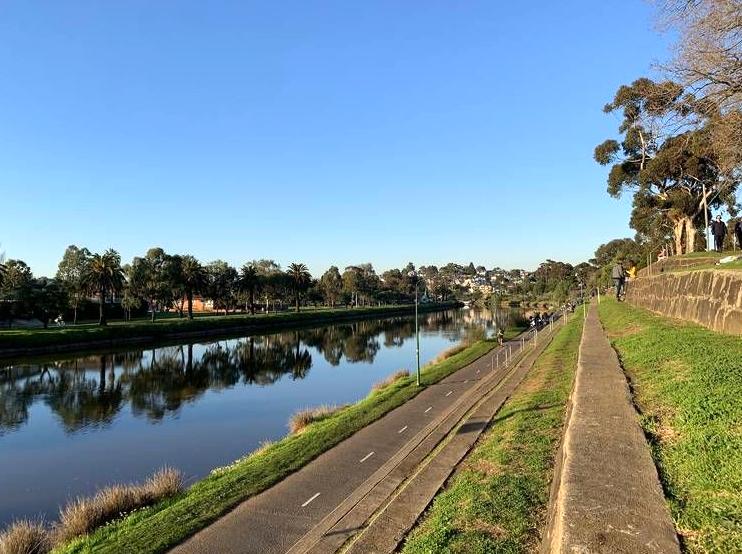 Maribyrnong River Trail: Walking or cycling the Maribyrnong River Trail.
